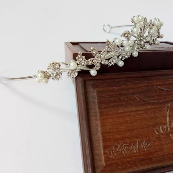 Crown - Picture 2 of 4